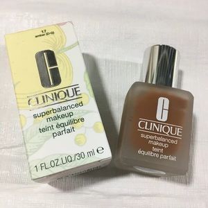 CLINIQUE SUPERBALANCED FOUNDATION AMBER 17